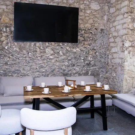 Hostel Marevita Hostel-quiet & Super Hygienic With Privacy Beds-ideal For Winter