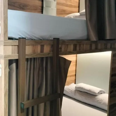 Marevita Hostel-quiet & Super Hygienic With Privacy Beds-ideal For Winter Αλικάντε