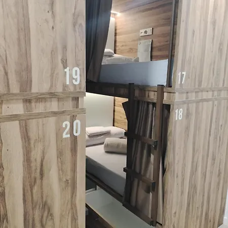 Hostel Marevita Hostel-quiet & Super Hygienic With Privacy Beds-ideal For Winter *