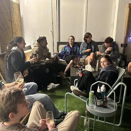 Marevita Hostel-quiet & Super Hygienic With Privacy Beds-ideal For Winter *