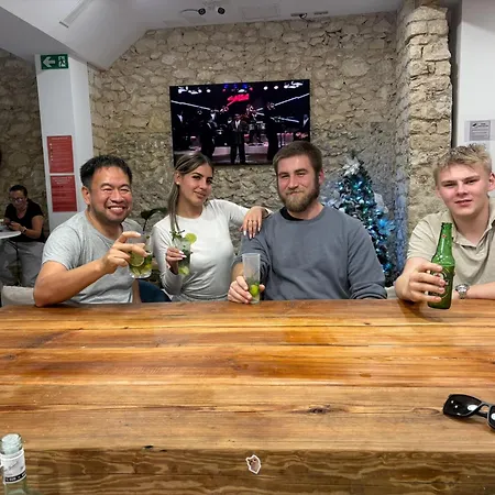 Marevita Hostel-quiet & Super Hygienic With Privacy Beds-ideal For Winter * Alicante