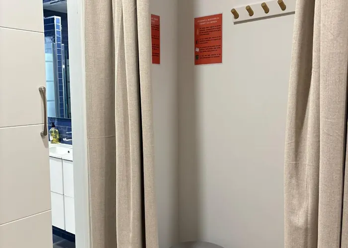 Marevita Hostel-quiet & Super Hygienic With Privacy Beds-ideal For Winter Vandrarhem *