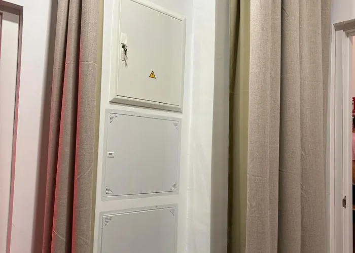 Marevita Hostel-quiet & Super Hygienic With Privacy Beds-ideal For Winter *