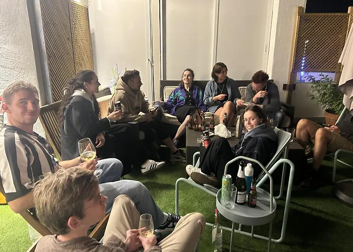 Marevita Hostel-quiet & Super Hygienic With Privacy Beds-ideal For Winter *