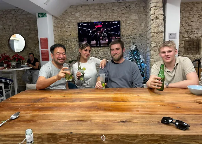 Marevita Hostel-quiet & Super Hygienic With Privacy Beds-ideal For Winter * Alicante